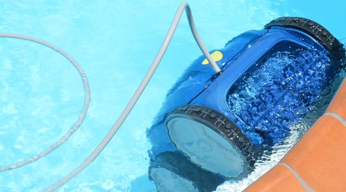 7 Tips in Choosing a Professional Pool Service